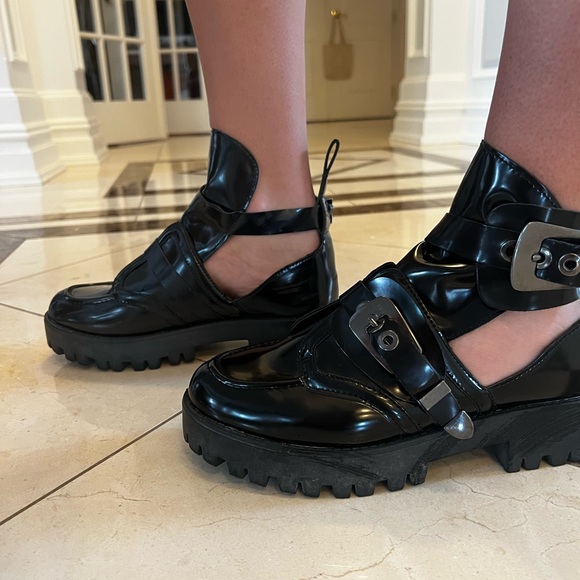 Boots - Picture 3 of 4